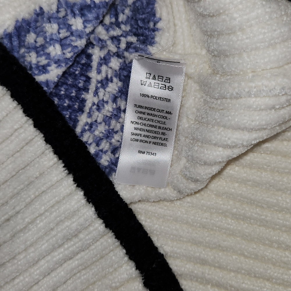 Christian Siriano White & Blue Turtleneck Sweater - Picture 9 of 11